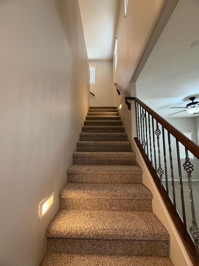 Building Photo - Community pool and a low maintenance yard