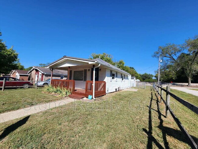 Primary Photo - 1042 Helen Ave
