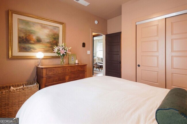 Building Photo - 1446 Metropolitan Ave SE