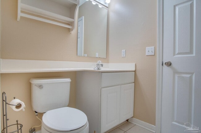 Building Photo - 2741 Bay Club Dr