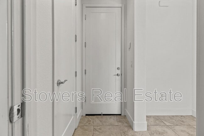 Building Photo - 2012 Confidence Wy