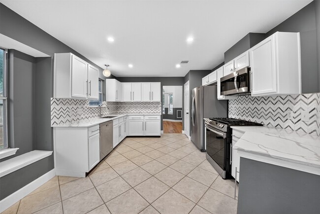 Building Photo - 17002 Analisa Cir