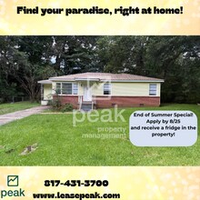 Building Photo - $1,275! 3Bed/ 1.5 Bath House! Located just...