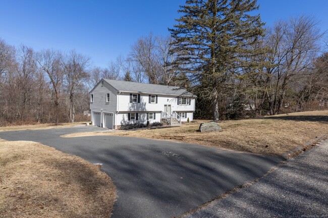 Building Photo - 115 Chimney Sweep Hill Rd