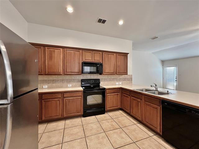 Building Photo - 620 Brookbank Dr