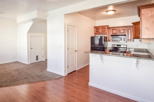 Building Photo - 537 W 1570 N