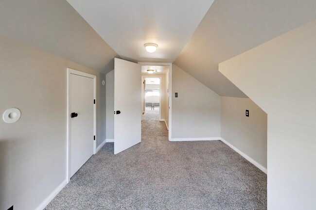 Building Photo - 7922 W Elmgrove Dr