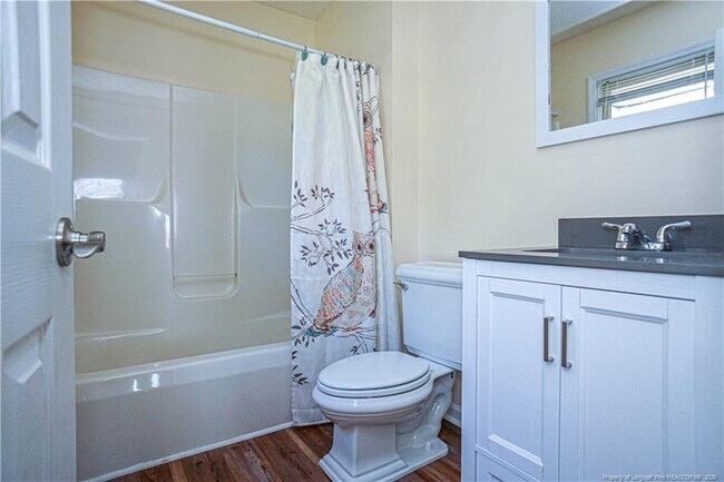 Building Photo - 184 E 12 Oaks Rd