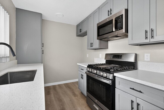 Building Photo - 8101 Larson Ave