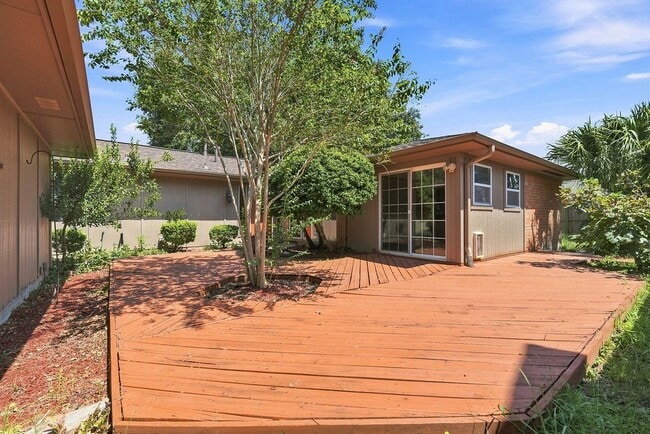 Building Photo - 15706 Cavendish Dr