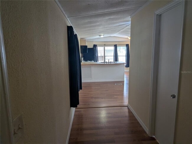 Building Photo - 3030 Beaver Creek Dr