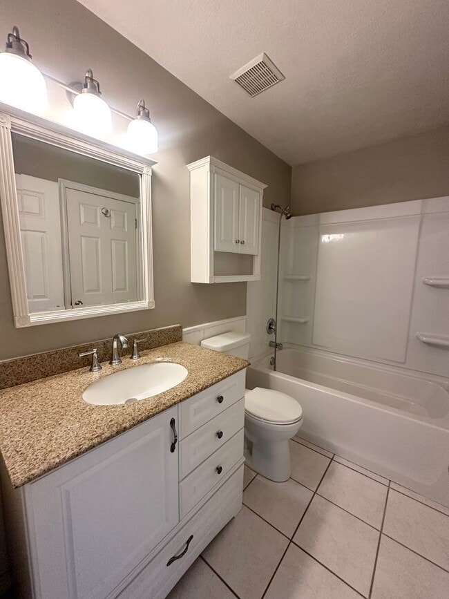 Building Photo - 3 Bed 1 Bath home in heart of Provo!