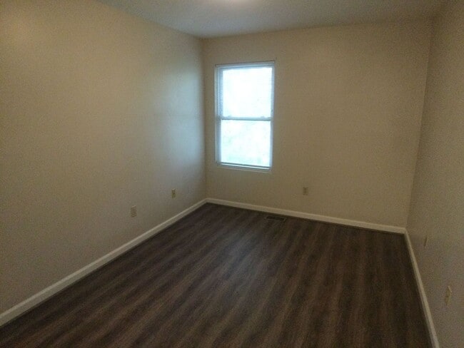 Building Photo - Christiansburg, 3 BR / 2.5 BA Available June 1st