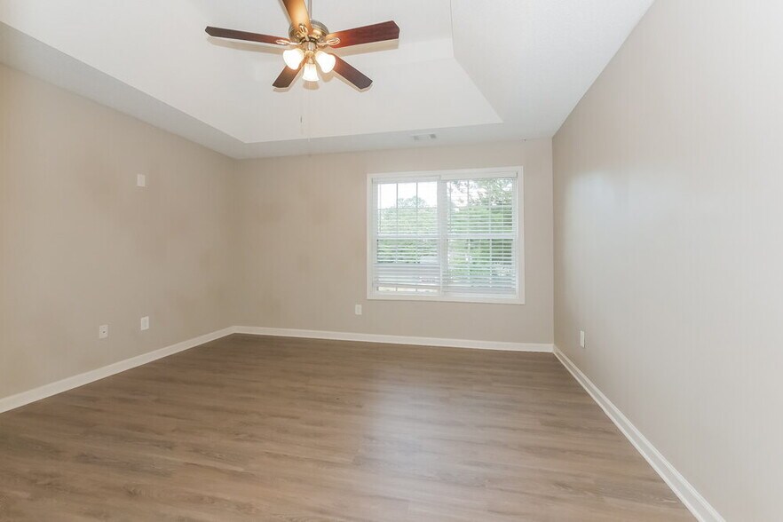 Building Photo - 4919 Wolfcreek View