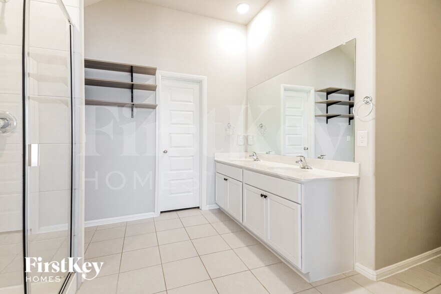 Building Photo - 3361 Duncan Way