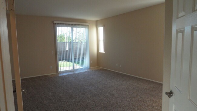 Building Photo - Single Story 4 BR 2.5 BA  Home On Cul-de-sac With 3 Car Attached Garage