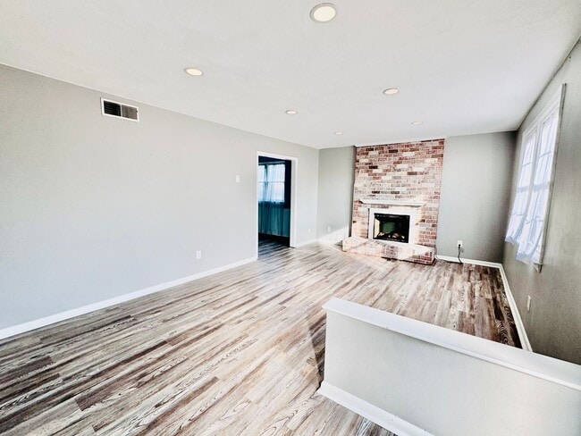 Building Photo - Spacious 4-bedroom, 2.5-bath home in Virginia Beach