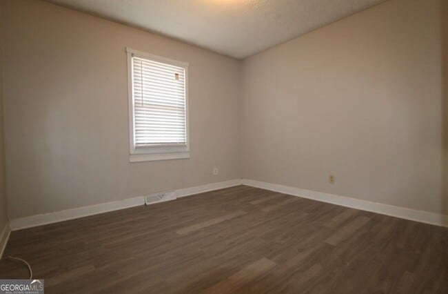 Building Photo - 16 Woodberry Dr