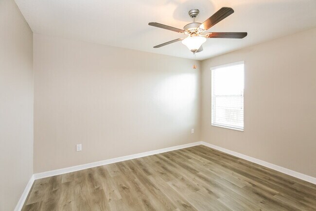 Building Photo - 13833 Reindeer Cir