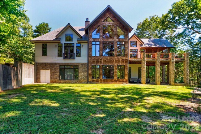 Building Photo - 111 Farmington Ln