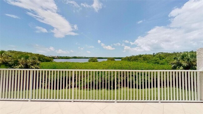 Primary Photo - 6495 Shoreline Dr