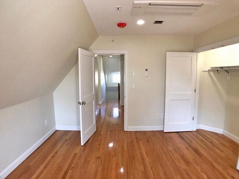 Bedroom - 12 Harris St