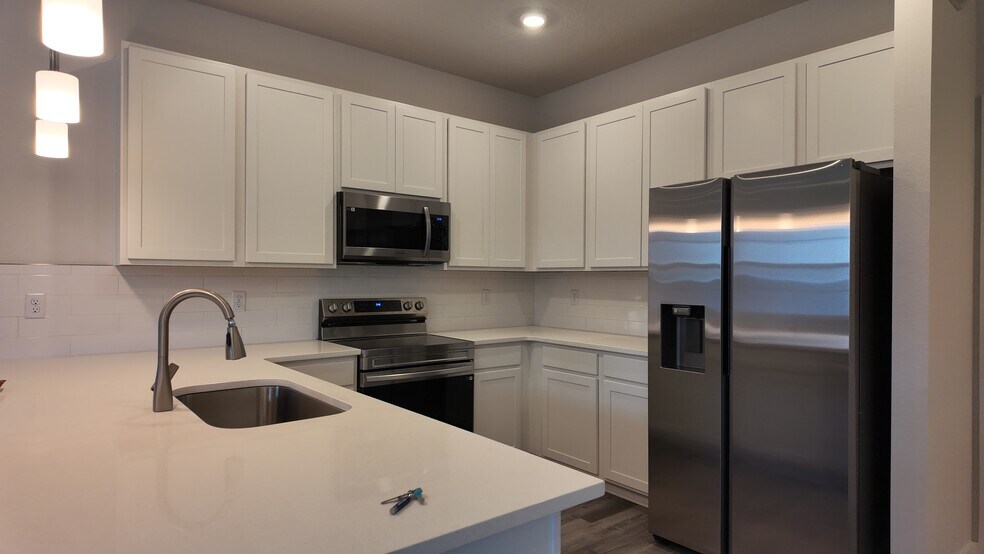 Building Photo - 3319 Grande Heron Dr