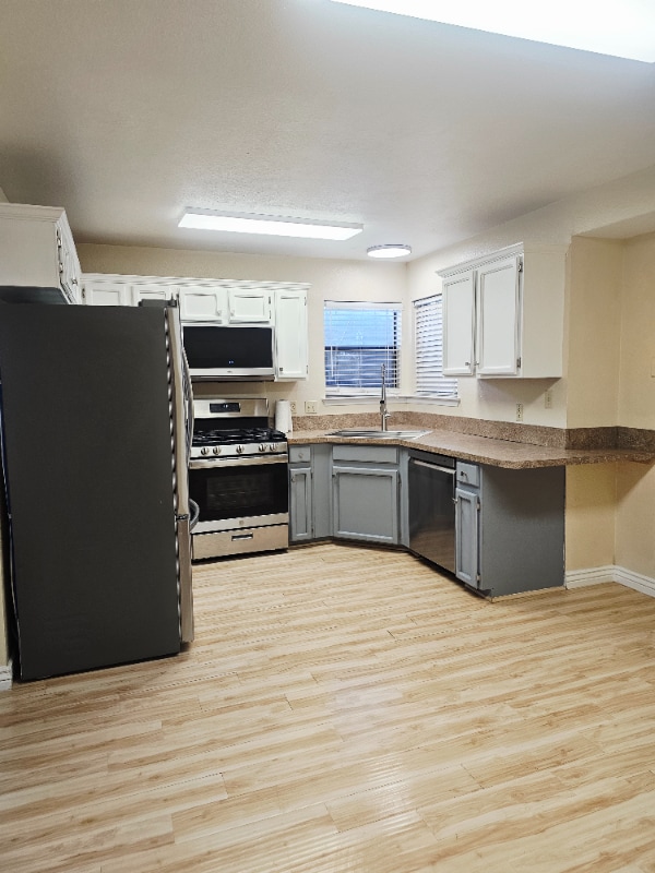 Building Photo - 11148 Loma Escondida Dr