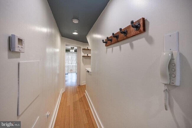 Building Photo - 1814 Christian St