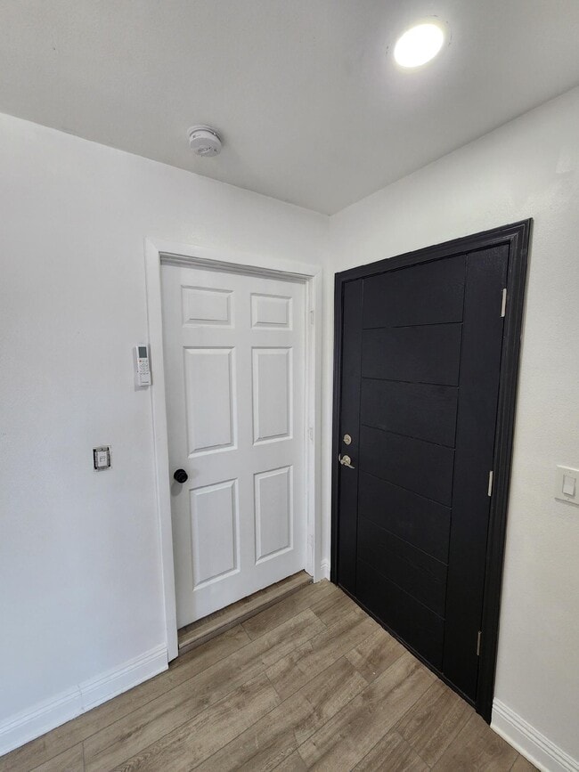 Building Photo - 1286 Aurora Dr