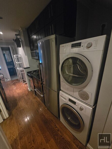 Building Photo - MULBERRY ST.