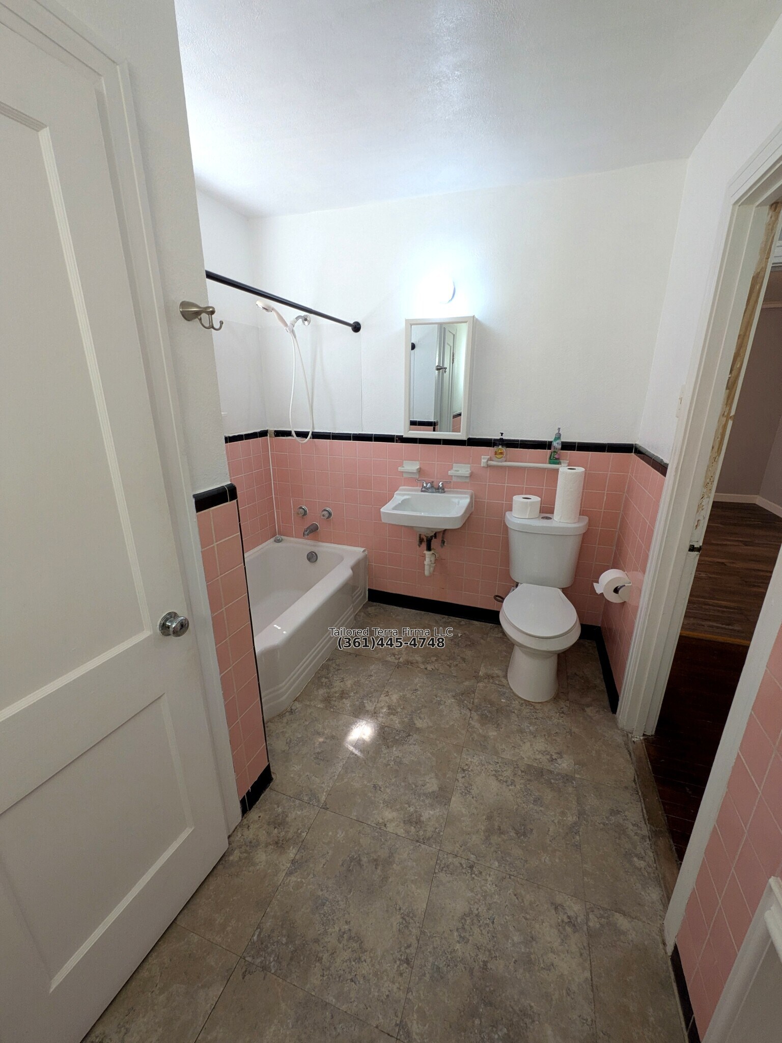Building Photo - 2702 Swantner St