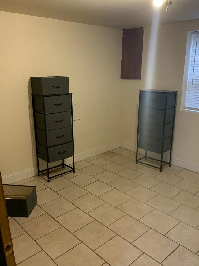 Bedroom - 1206 Lakeview Ave