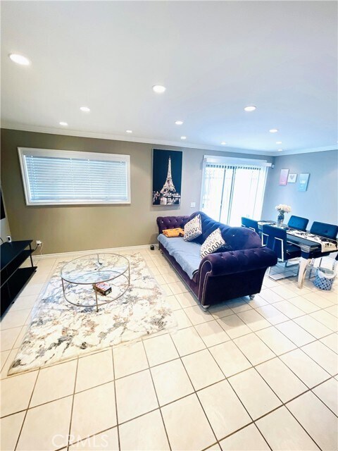 Building Photo - 12922 Royal Palm Cir