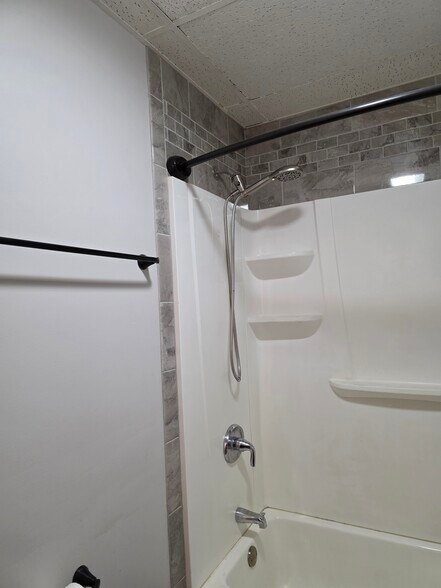 Building Photo - 1346 Lincoln Ave