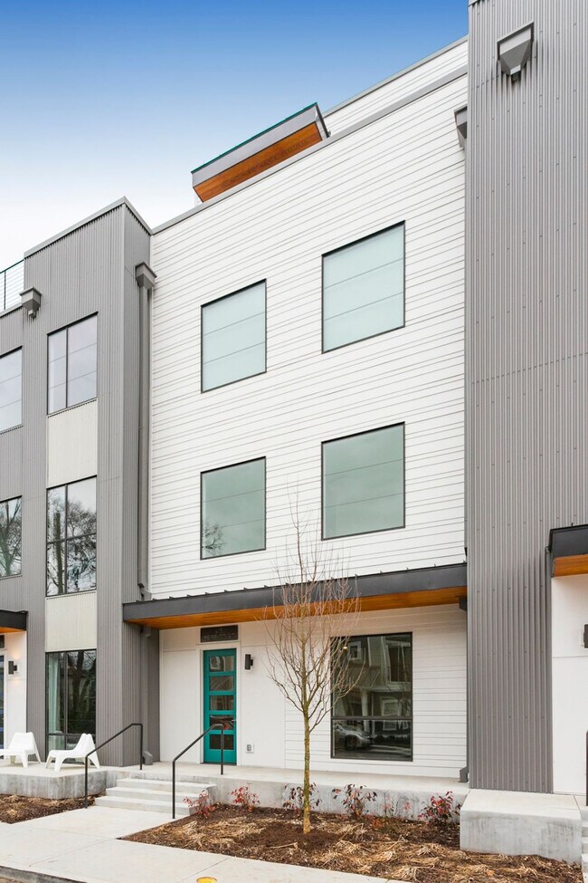 Building Photo - 415 Merritt Ave
