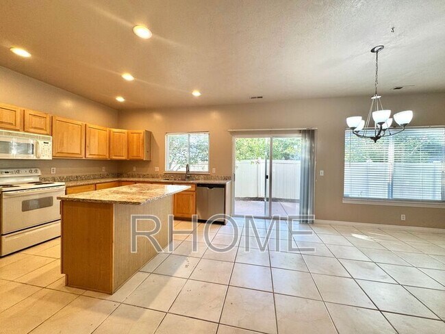 Building Photo - 723 Sandy Point Dr