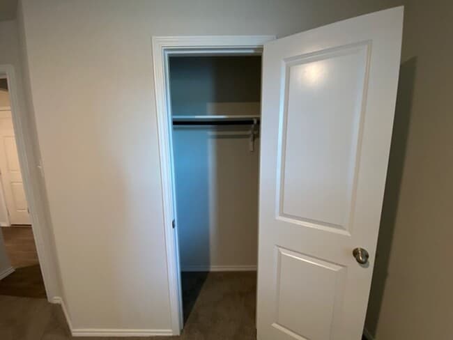 Building Photo - NEWER ONE STORY | 3 BEDROOM | 2 BATH | WHI...