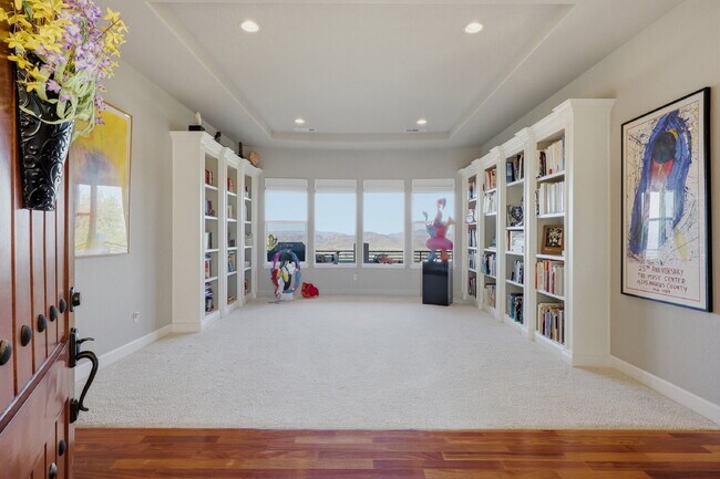 Building Photo - Elegant Arrowcreek Home!