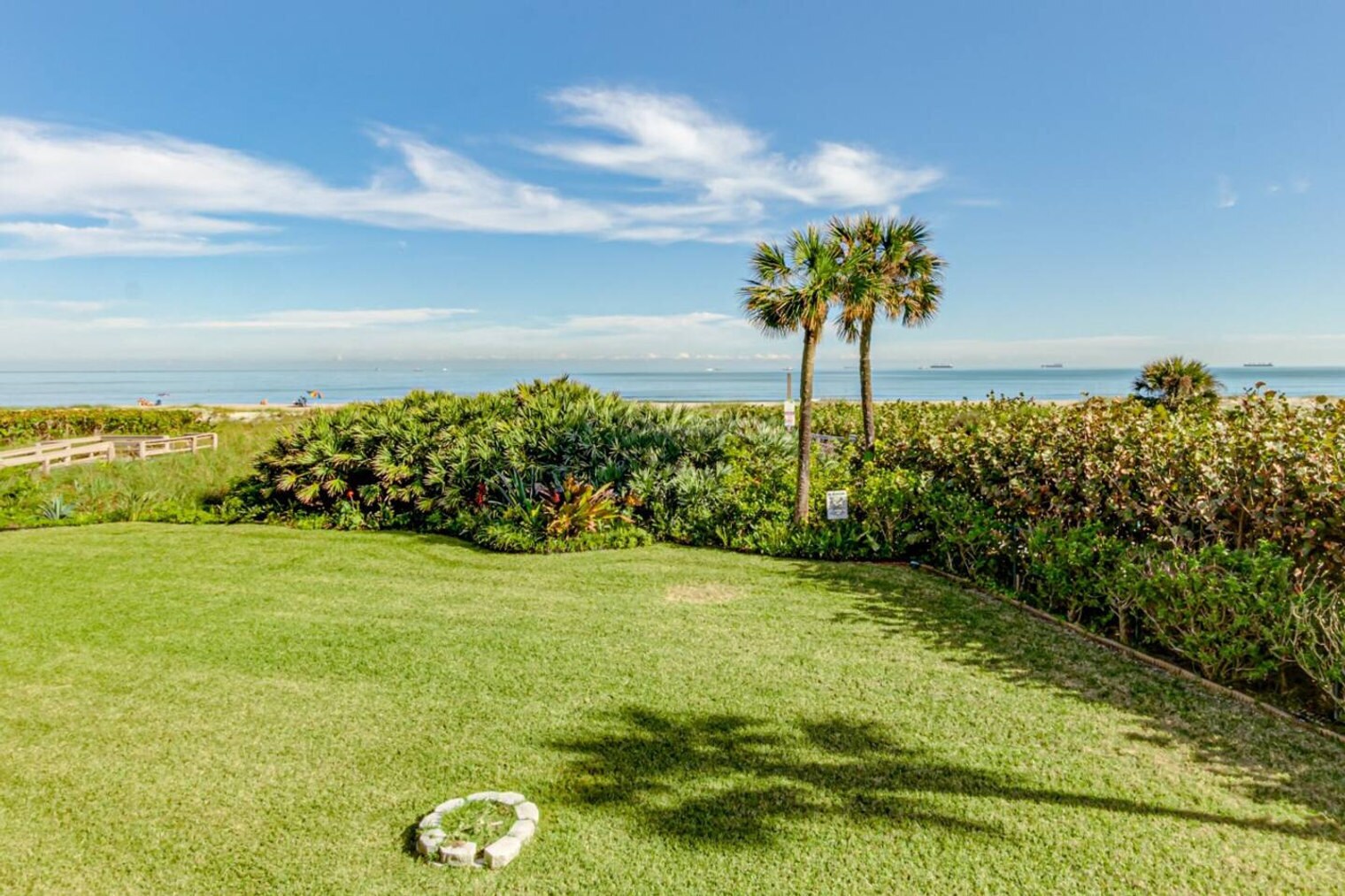 Building Photo - 555 Fillmore Ave