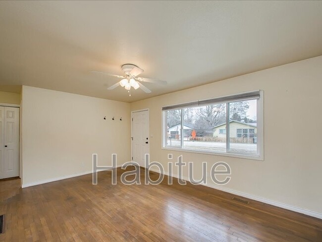 Building Photo - 4919 W Wylie Ln