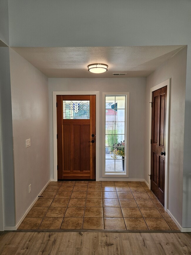 Building Photo - 1909 Windwood Ct