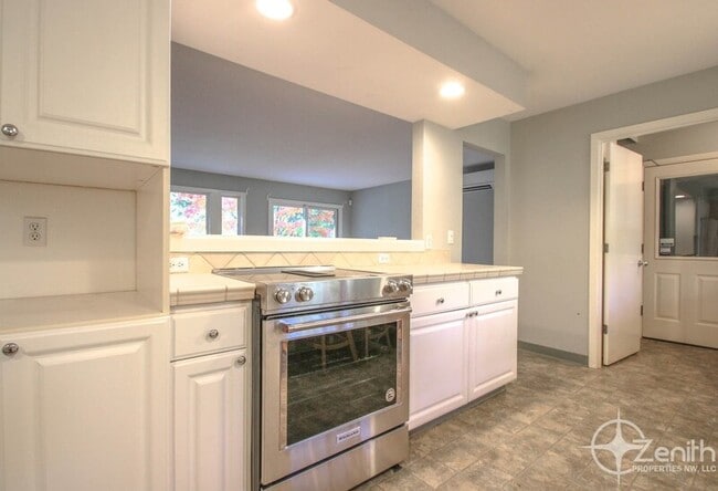 Building Photo - 12908 NE Salmon Creek Ave