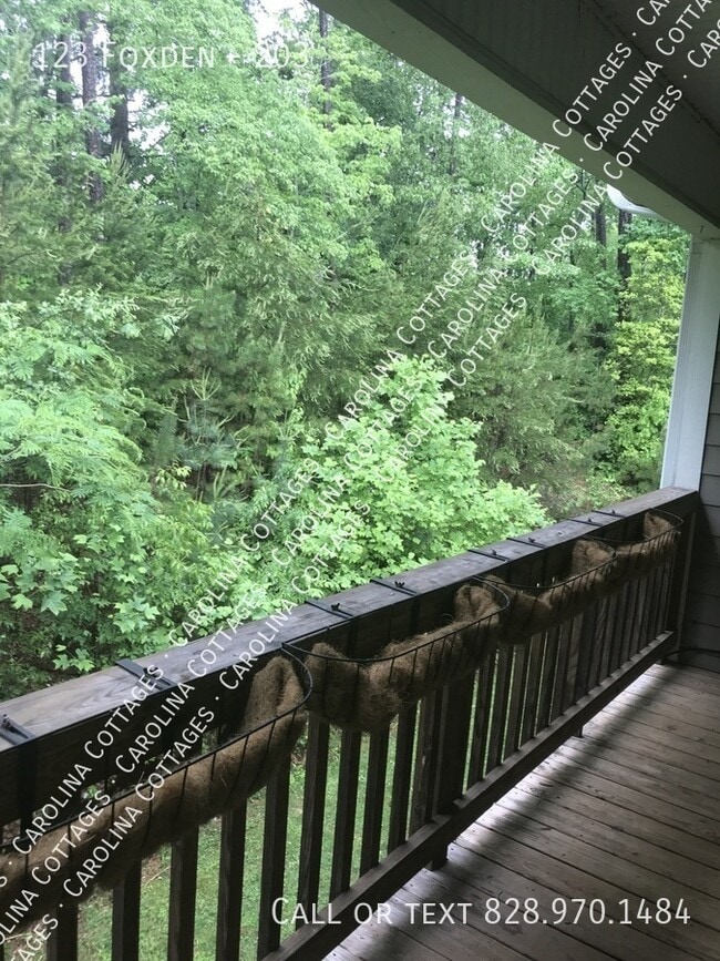 Building Photo - 123 Foxden-203