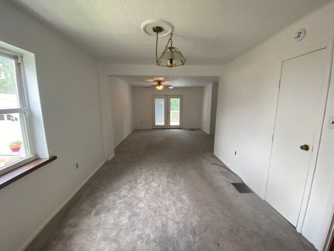 Building Photo - BRIDGETOWN - Charming 4 bedroom home w lots of living space.  1 car gar.  deck.