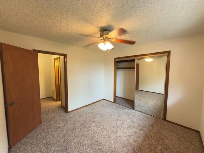Building Photo - 217 Woodbridge Cir