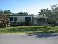 Building Photo - 3 Bedroom - Single Family Home