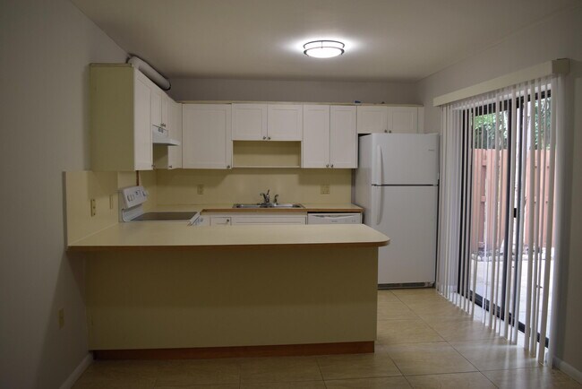 Building Photo - 5945 SE Windsong Ln