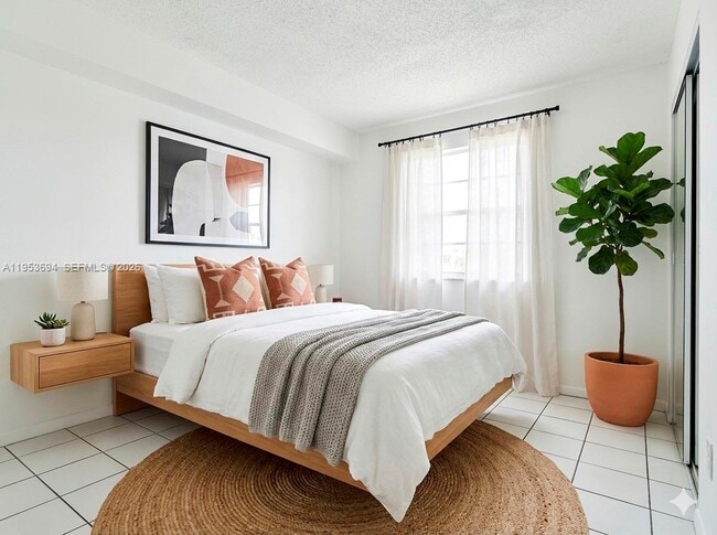 Building Photo - 2575 SW 27th Ave