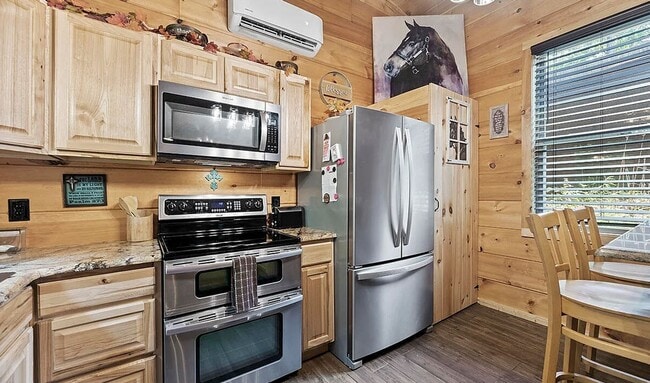 Building Photo - Old Mountain Road 3568-3570